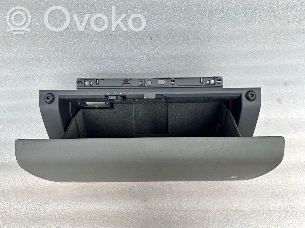 Porsche Cayenne (9PA) Daiktadėžė 