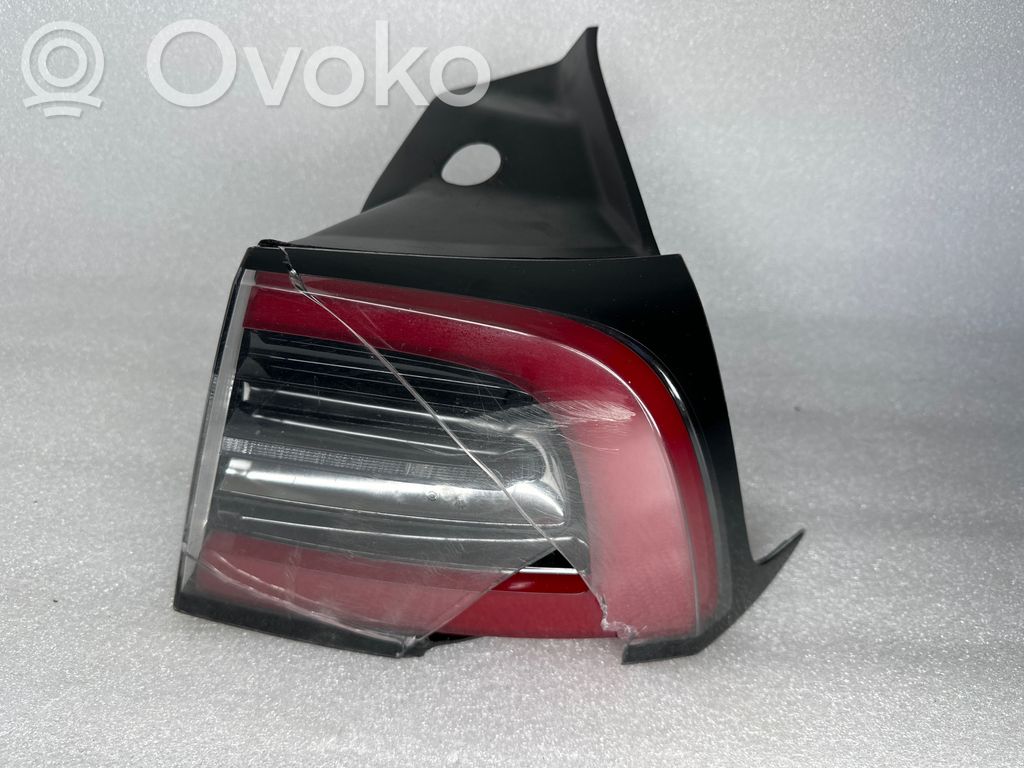 Tesla Model 3 Takavalot 