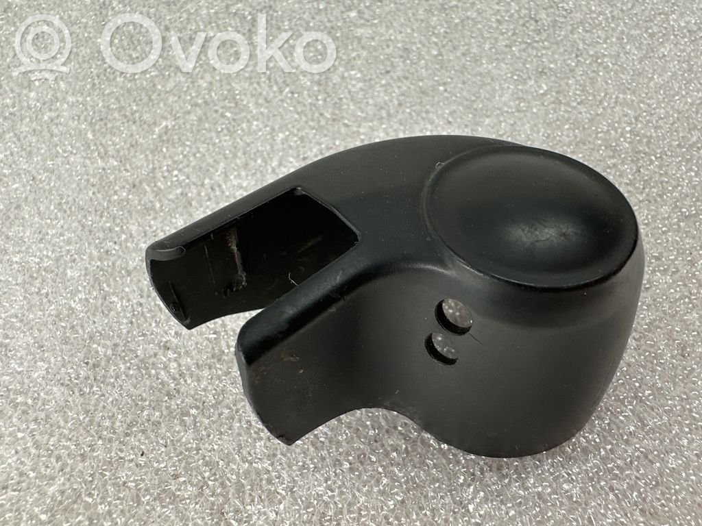 Audi A4 S4 B7 8E 8H Ramię wycieraczki szyby tylnej 