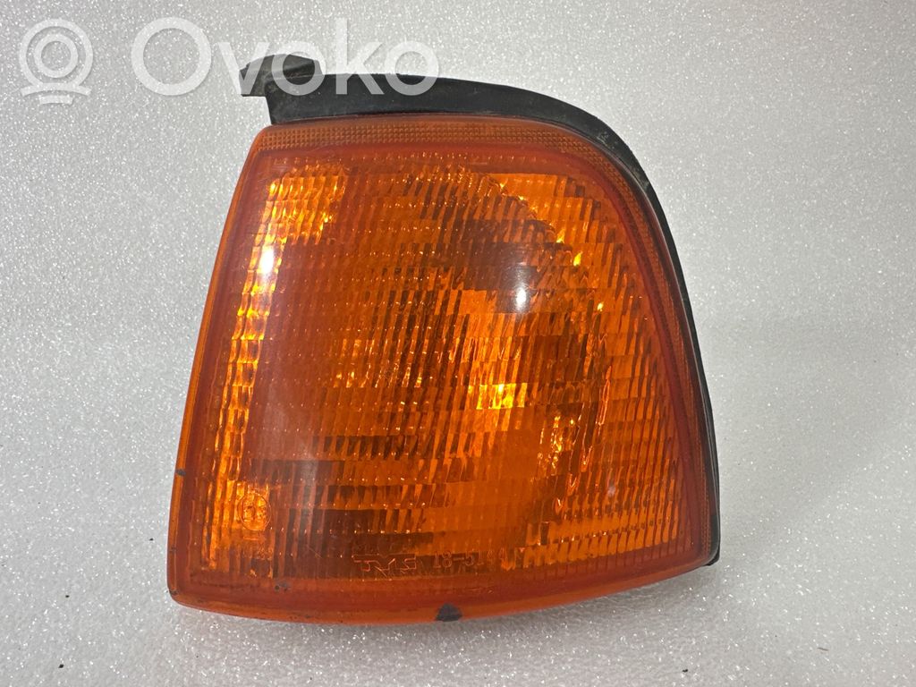 Audi 80 90 S2 B4 Front indicator light 
