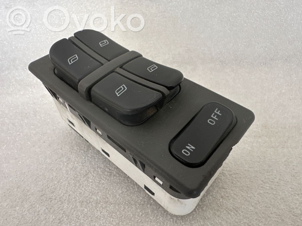 Electric window control switch   4616082,W903V