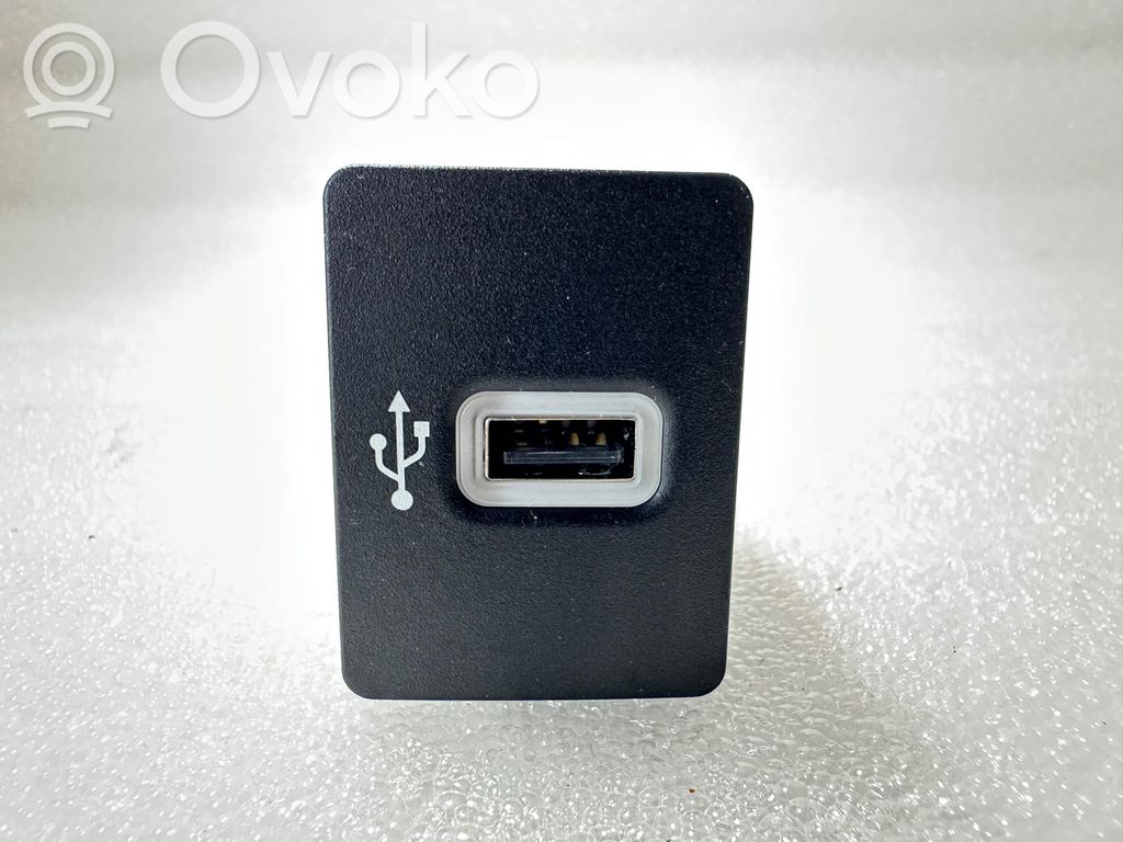 Ford Fiesta USB socket connector 