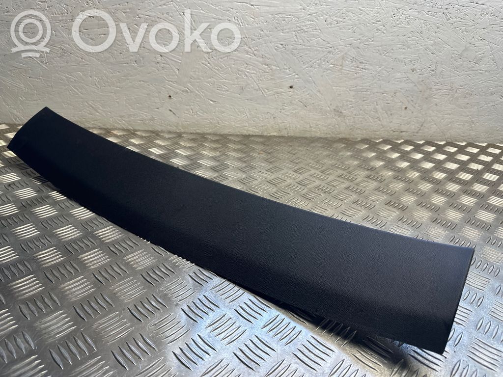 Cupra Leon Tailgate/boot cover trim set 