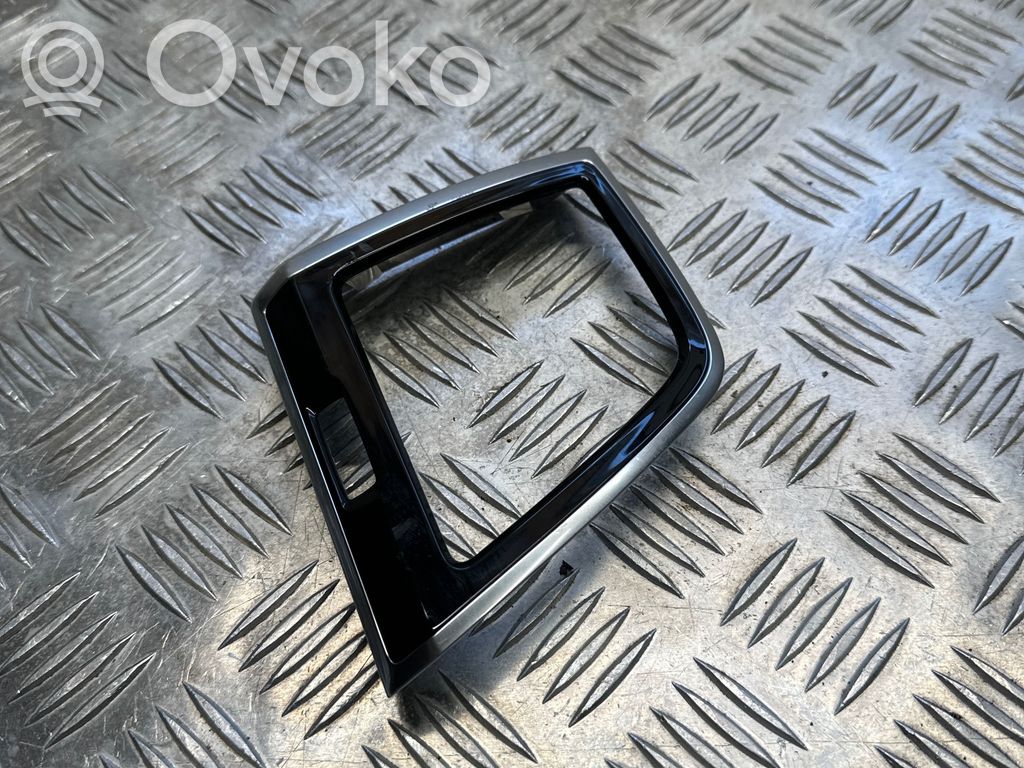 Volvo XC90 Dashboard glove box trim 