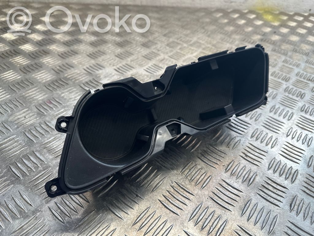 KIA EV6 Cup holder front 