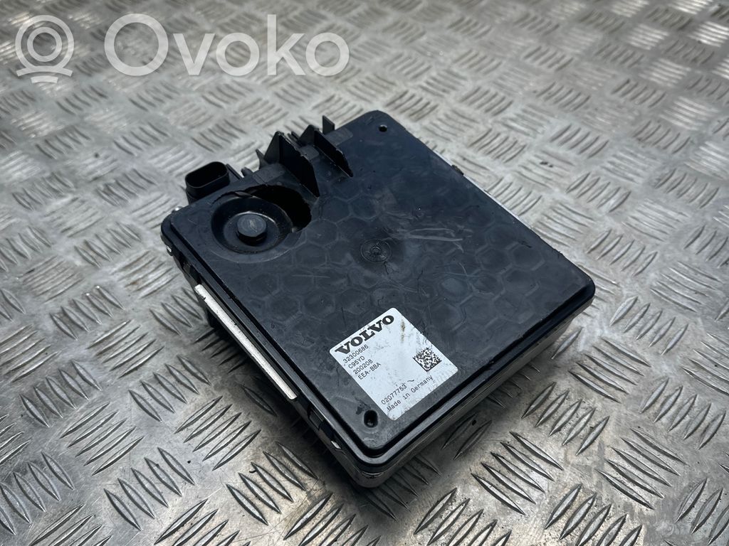 Volvo XC90 Voltage converter inverter 