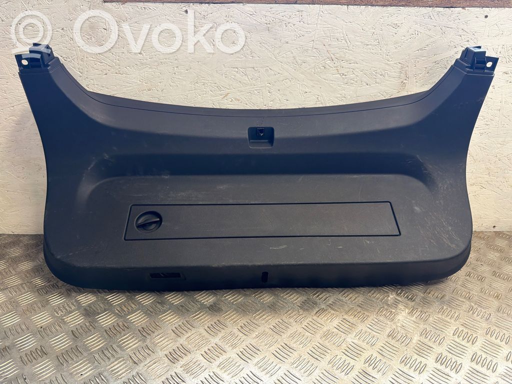 BMW i4 Tailgate trim 