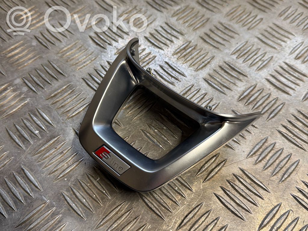 Audi Q7 4M Moldura inferior de la columna de dirección 