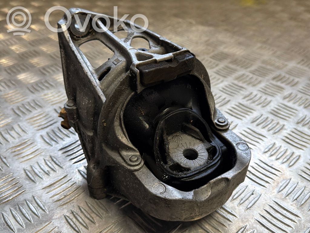 Audi Q5 SQ5 FY Engine mount bracket 