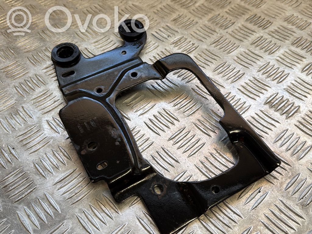 Engine mount bracket   95BB9B929