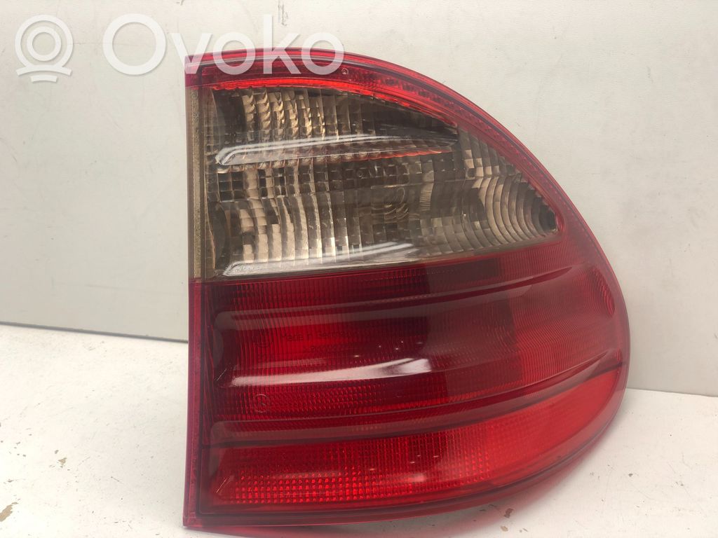 Mercedes-Benz E W210 Lampa tylna 