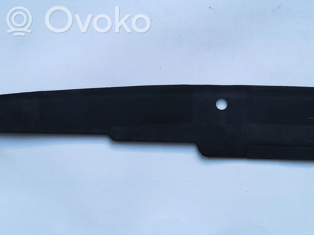 Subaru Legacy Fender end trim 