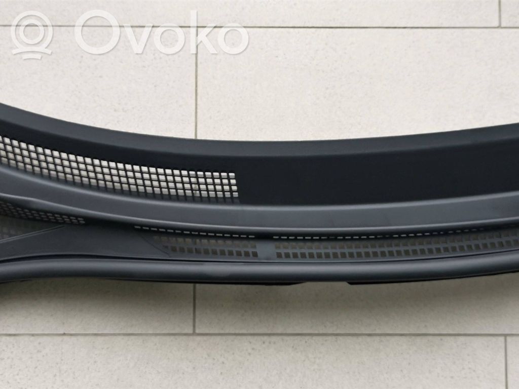 Mazda 2 Wiper trim 