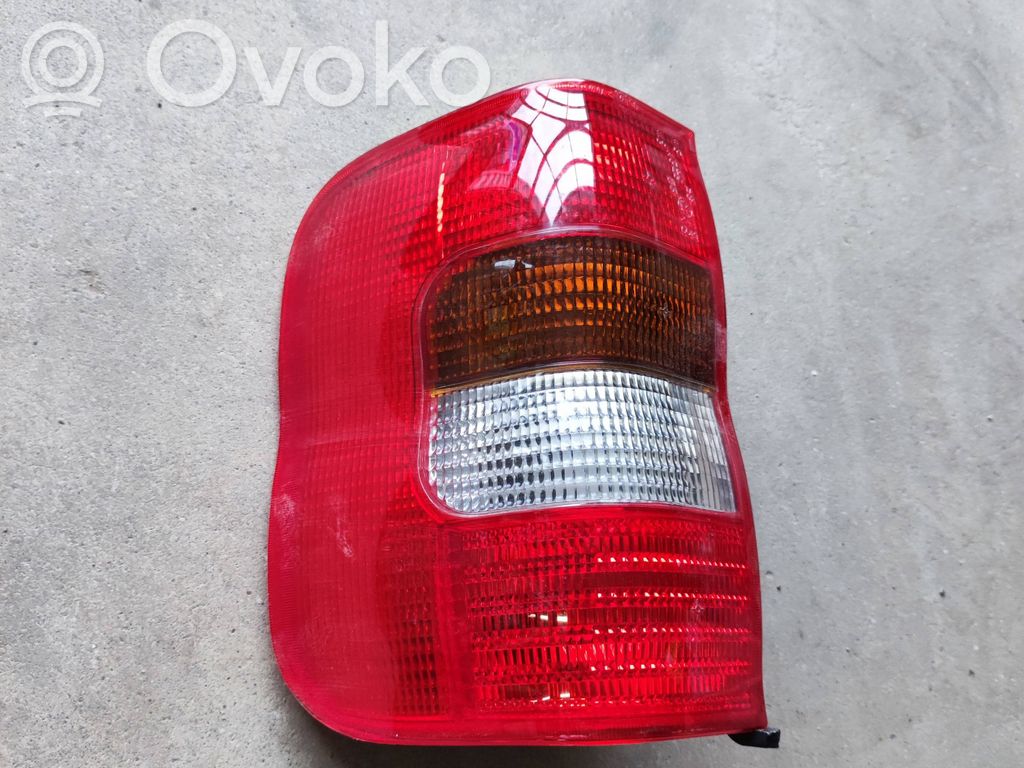 Opel Combo B Aizmugurējais lukturis virsbūvē 