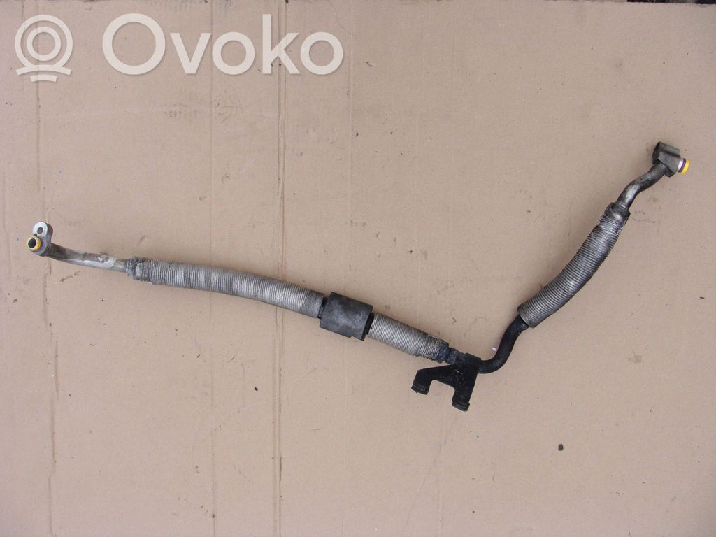Ilmastointilaitteen putki (A/C)   6942885