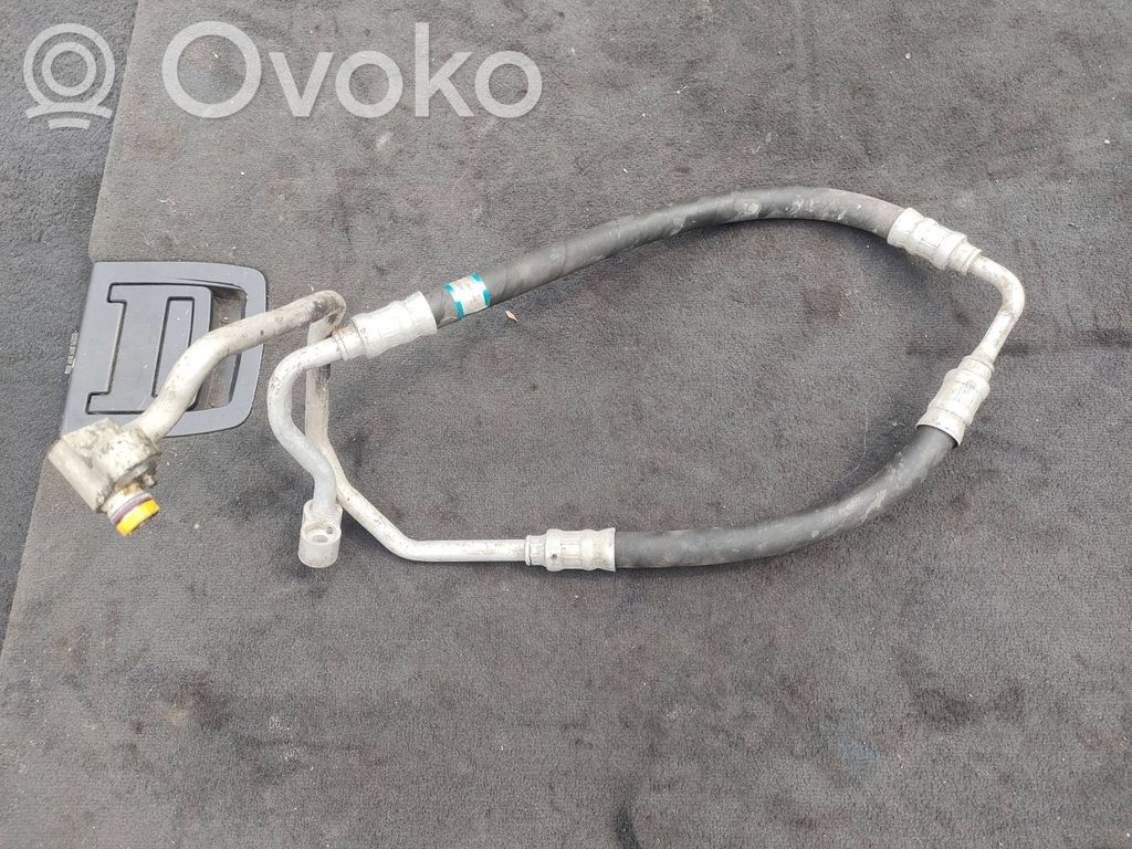 BMW 3 E90 E91 Ilmastointilaitteen putki (A/C) 