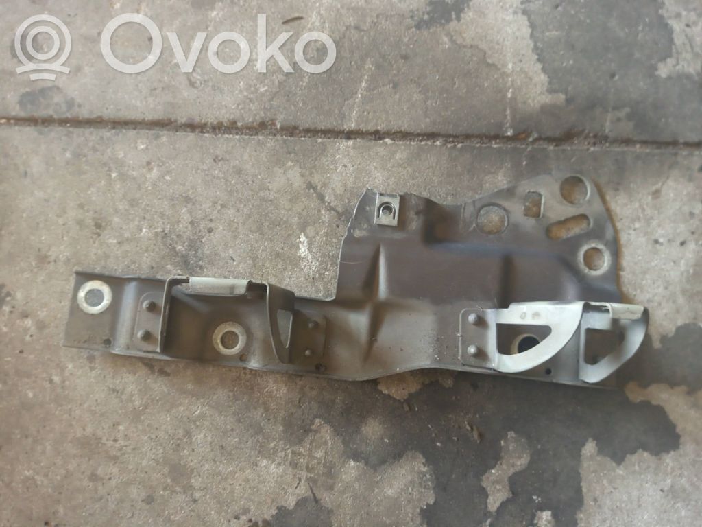 Front splash guards bracket   111146,1005D