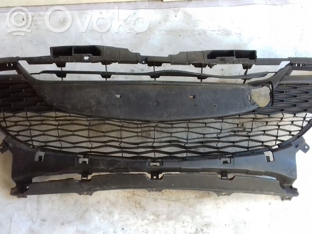 Mazda 3 II Front bumper lower grill 