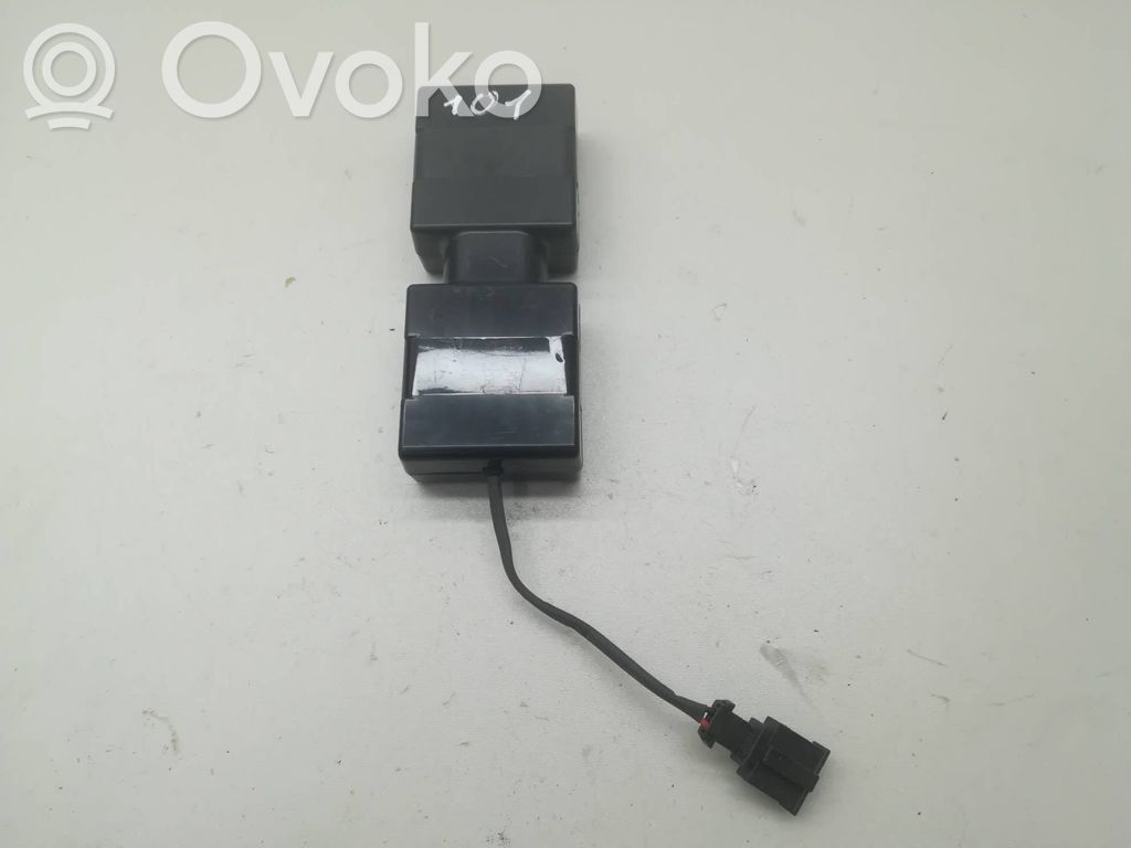 Other control units/modules   8E0035747