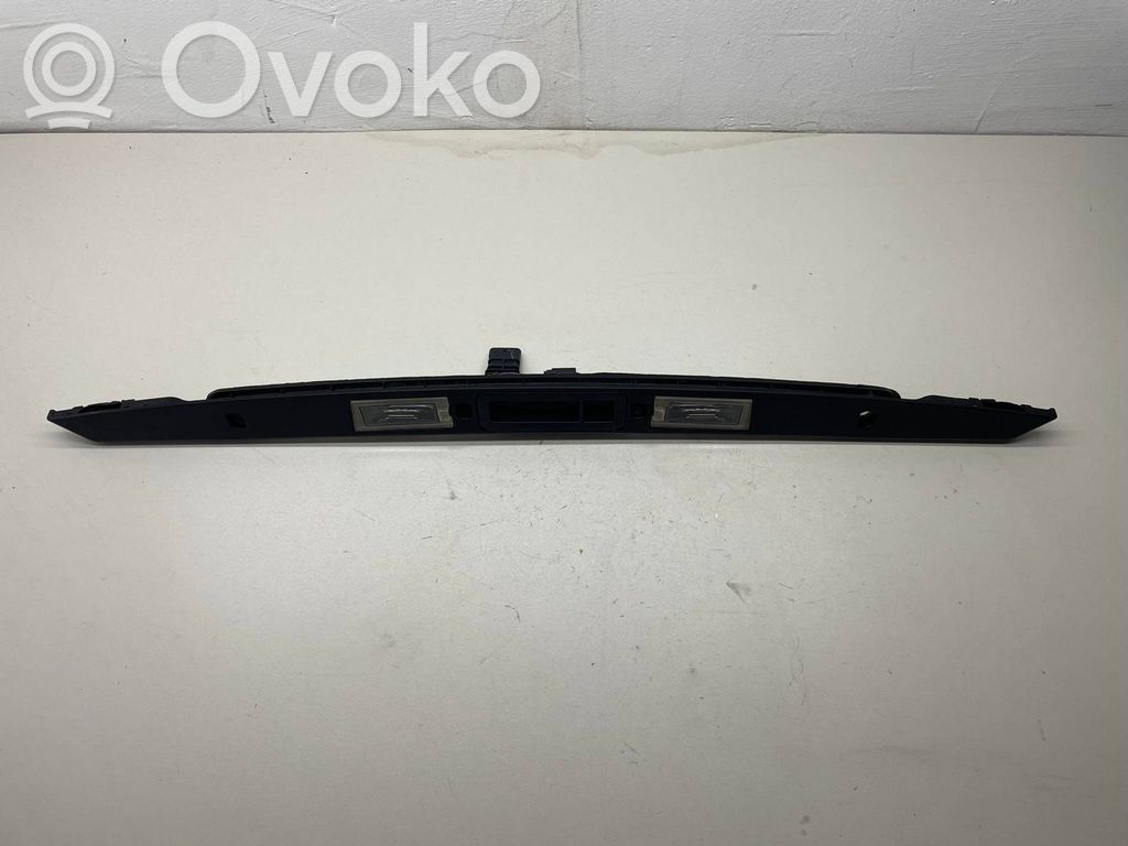 Jeep Cherokee KL Barra de luz de la matrícula/placa de la puerta del maletero 