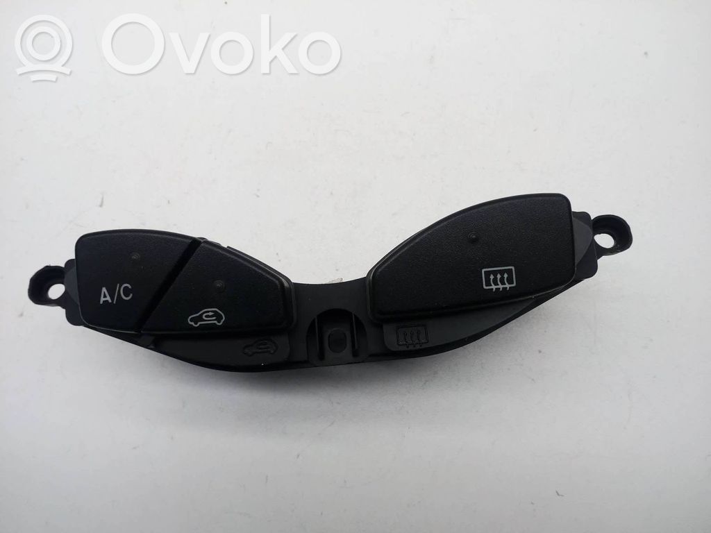 Windscreen/window heater switch   19A945AB