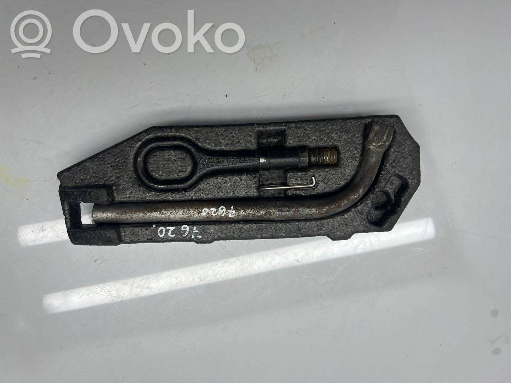 Volkswagen Caddy Tool set 