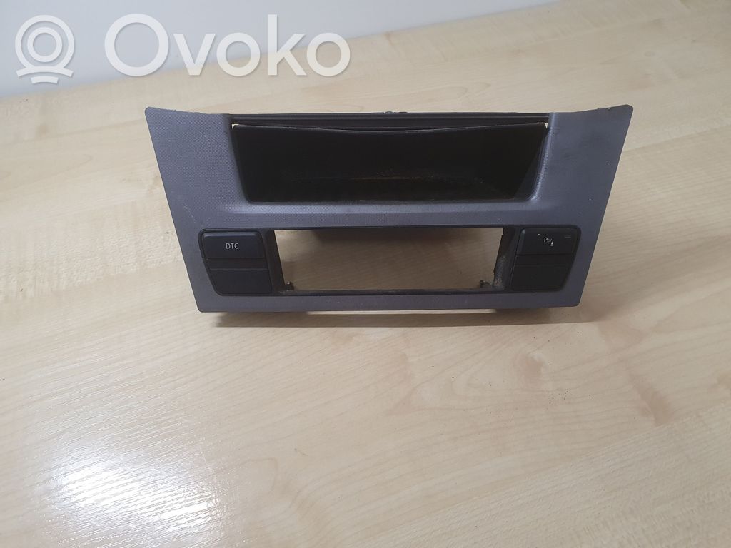 BMW 5 E60 E61 Daiktadėžė 