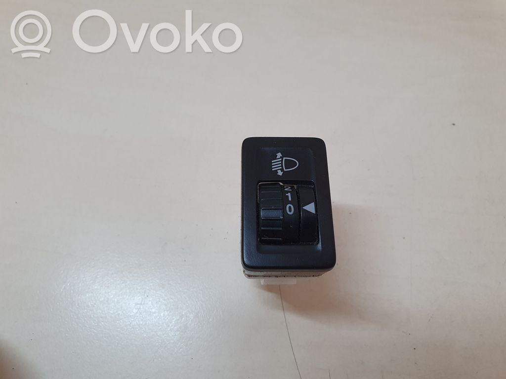 Suzuki Grand Vitara II Headlight level height control switch 