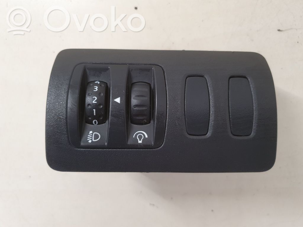 Renault Clio III Headlight level height control switch 