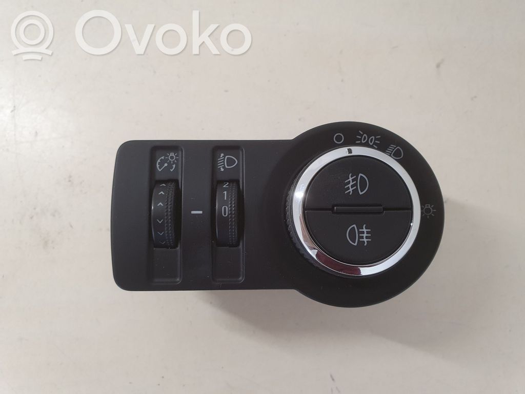 Opel Astra J Light switch 