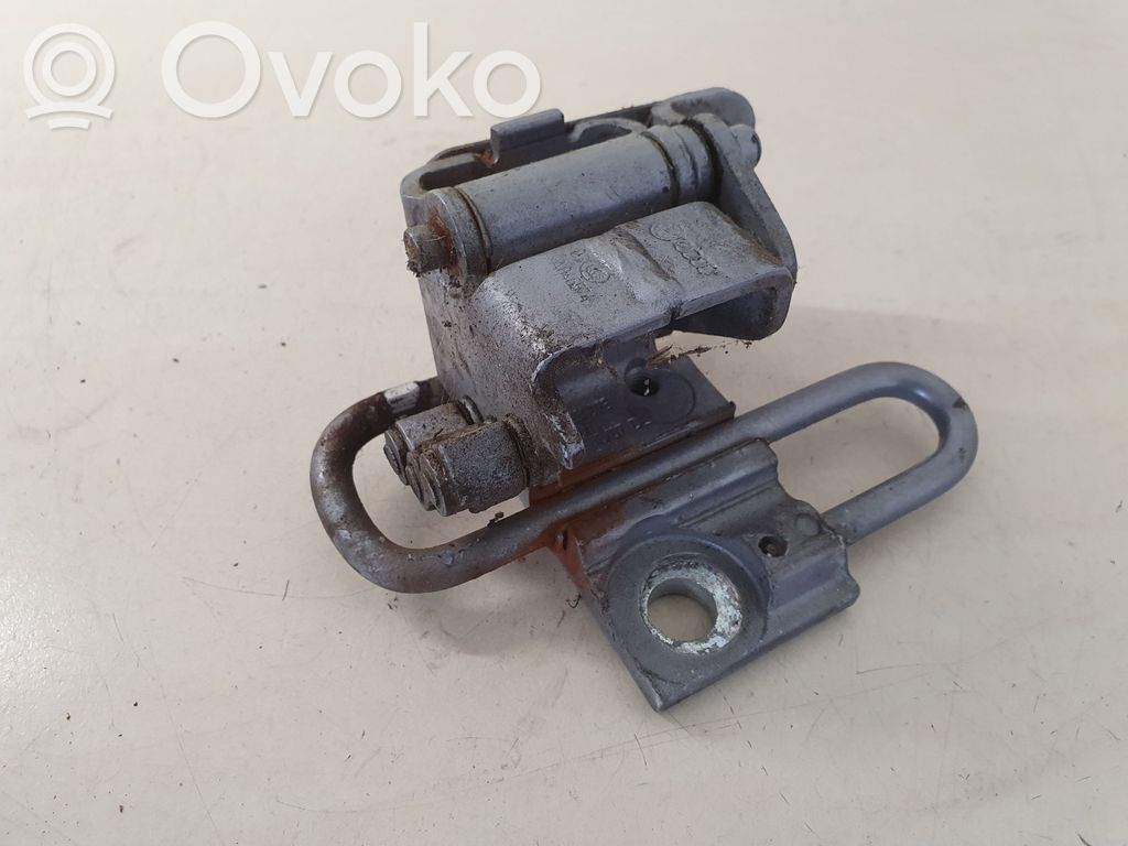 Audi A3 S3 8P Front door lower hinge 