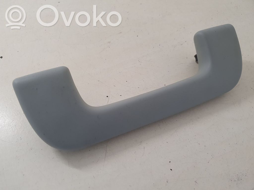 Audi Q2 - Rankenėlė priekinė 