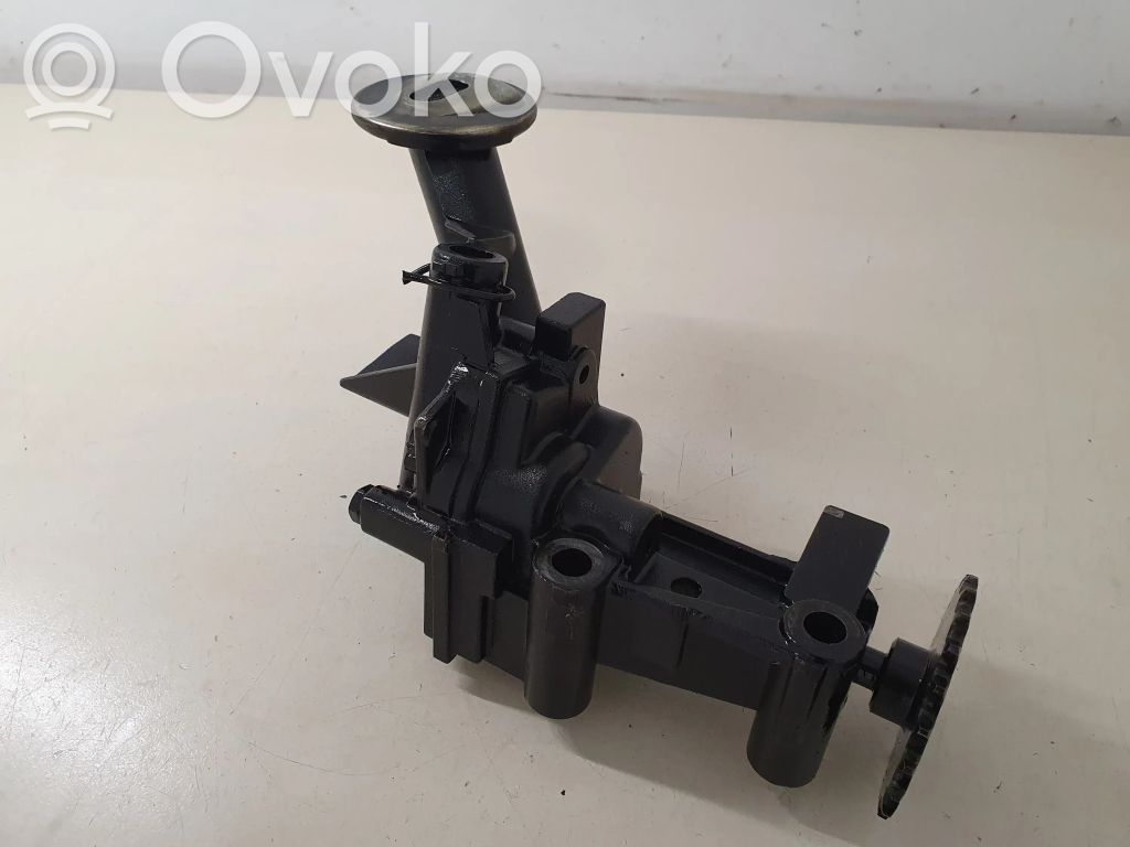 Opel Vivaro Tepalo siurblys 