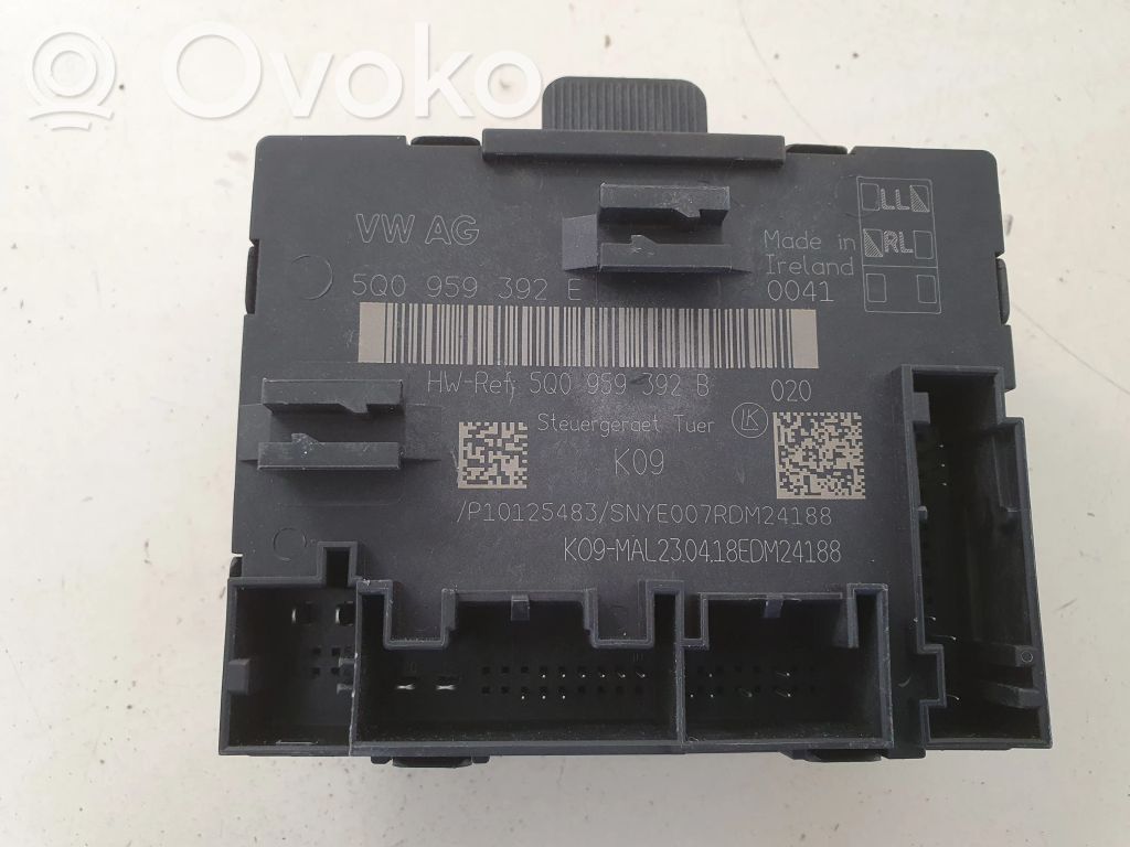 Volkswagen Tiguan Door control unit/module 