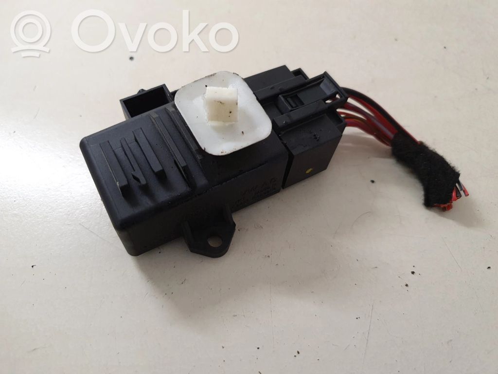 Volkswagen Up Seat heating relay 