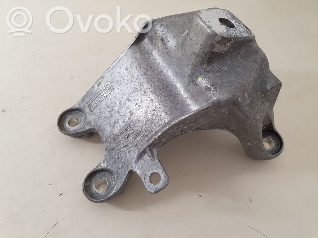 Porsche Macan (95B) Engine mounting bracket 