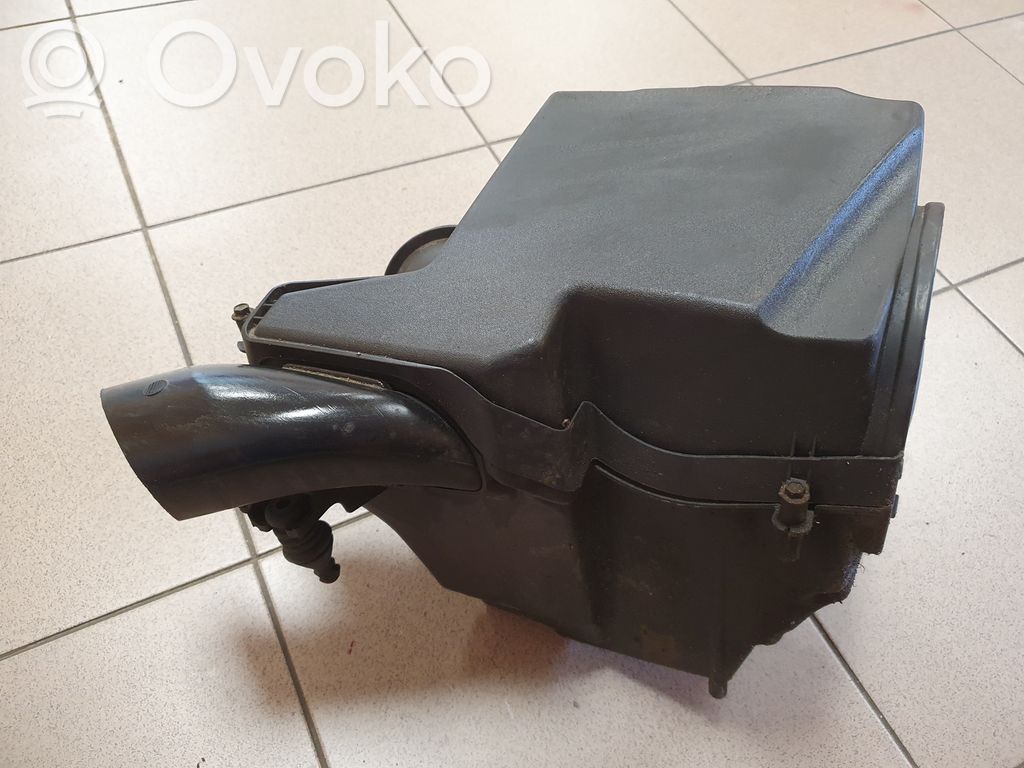 Ford Focus Air filter box 