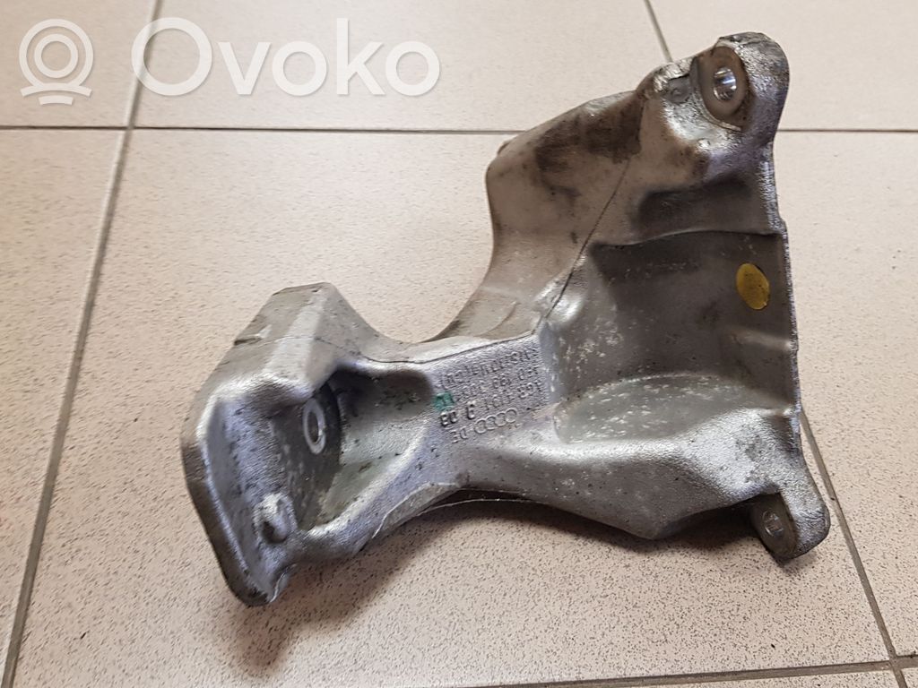 Audi RS6 C6 Engine mounting bracket 