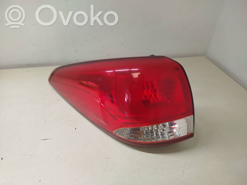 KIA Carens III Luci posteriori 
