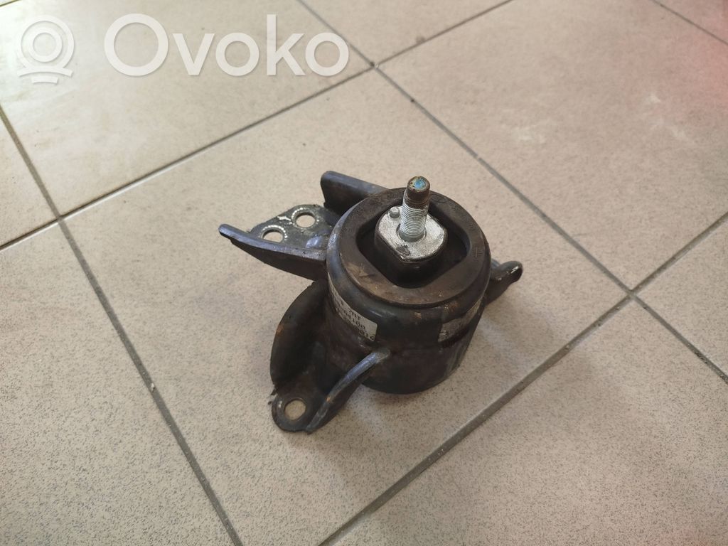 KIA Carens III Engine mount bracket 