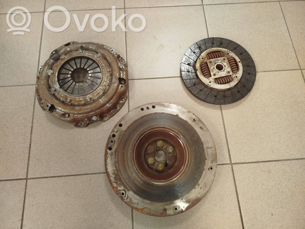 Nissan Terrano Kit d'embrayage 