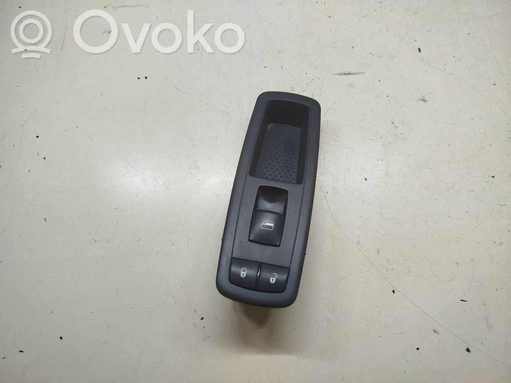 Chrysler Town & Country V Electric window control switch 