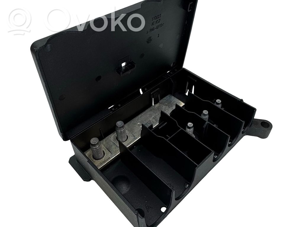 Audi Q7 4M Fuse module 