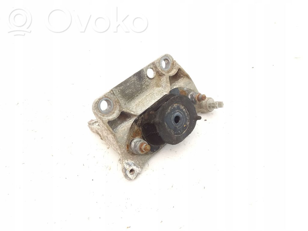 Renault Twingo III Engine mount bracket 