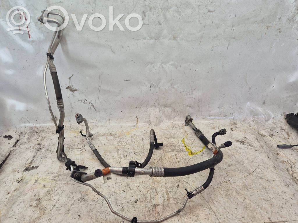 Ford Focus Ilmastointilaitteen putki (A/C) 