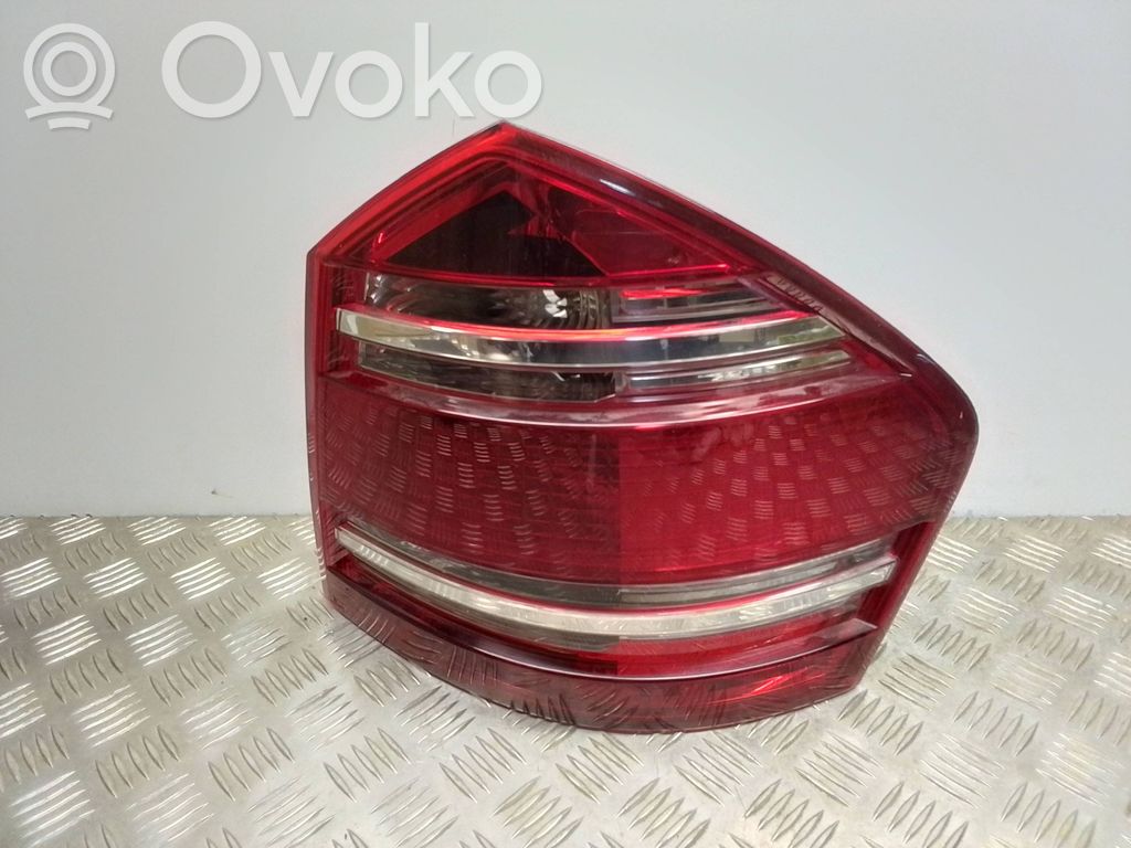 Mercedes-Benz GL X164 Lampa tylna 