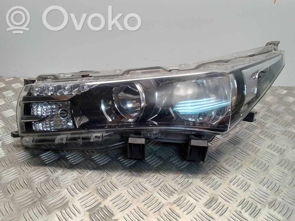 Toyota Corolla E160 E170 Scheinwerfer 