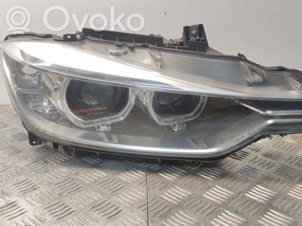 BMW 3 F30 F35 F31 Lampa przednia 