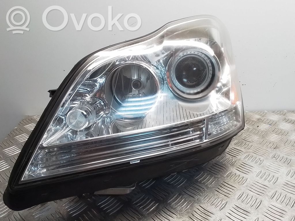 Mercedes-Benz GL X164 Lampa przednia 