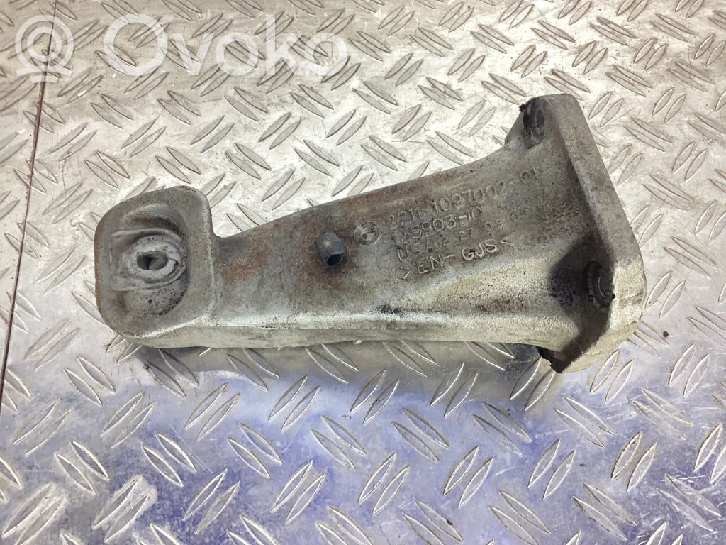 BMW X5 E53 Engine mounting bracket 